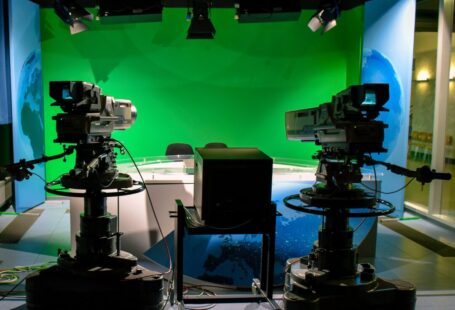 Media literacy legal obligations for audiovisual producers, broadcasters and platforms: AVMS Directive, DSA, EU AI Act, Italian Law 132/2025, AGCOM enforcement.