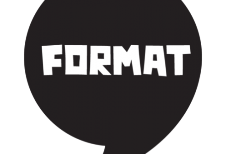 Un autore aveva sostenuto di aver creato un nuovo format apportando modifiche al taglio editoriale di un programma esistente. Il Tribunale ha respinto la domanda: un progetto che si limita a delineare un nuovo taglio editoriale senza incidere sugli elementi fondanti della struttura — titolo, sigla, apparato scenico, personaggi — non costituisce un nuovo format tutelabile. La variazione editoriale non è creazione originale.