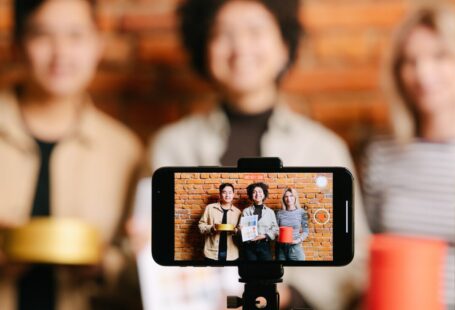 Italian influencer marketing legal compliance: AGCOM rules, IAP code, advertising disclosure, endorsement contracts, AI content, deepfake protection.